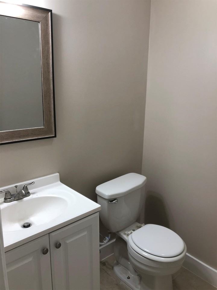 530 NE 20TH ST - Photo 5 of 16