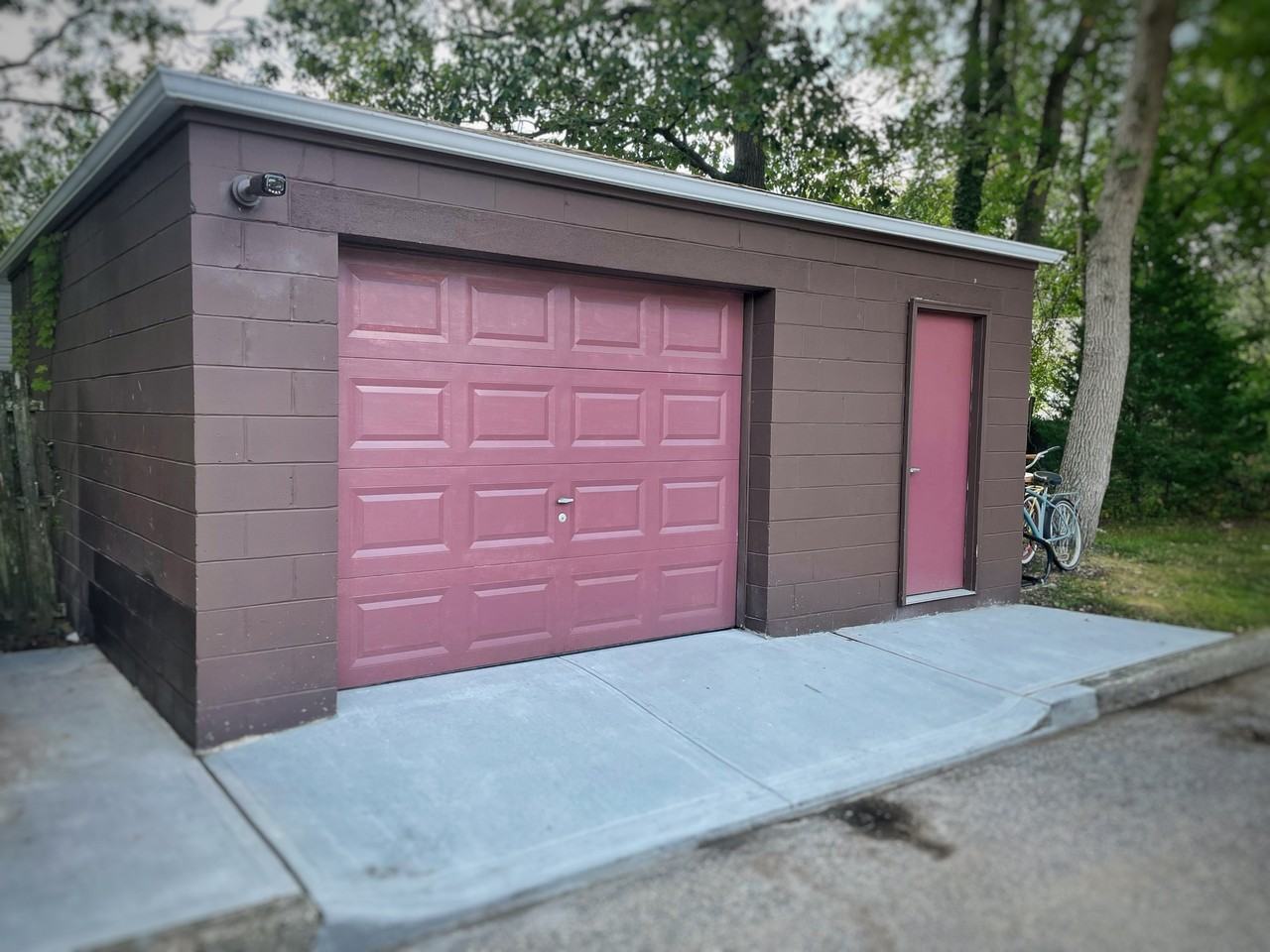 Windsor Gardens Apartments - Photo 2 of 9