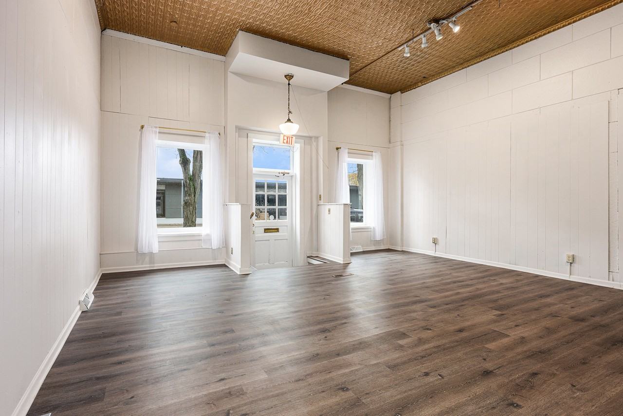 222 Trowbridge Street - Photo 5 of 15