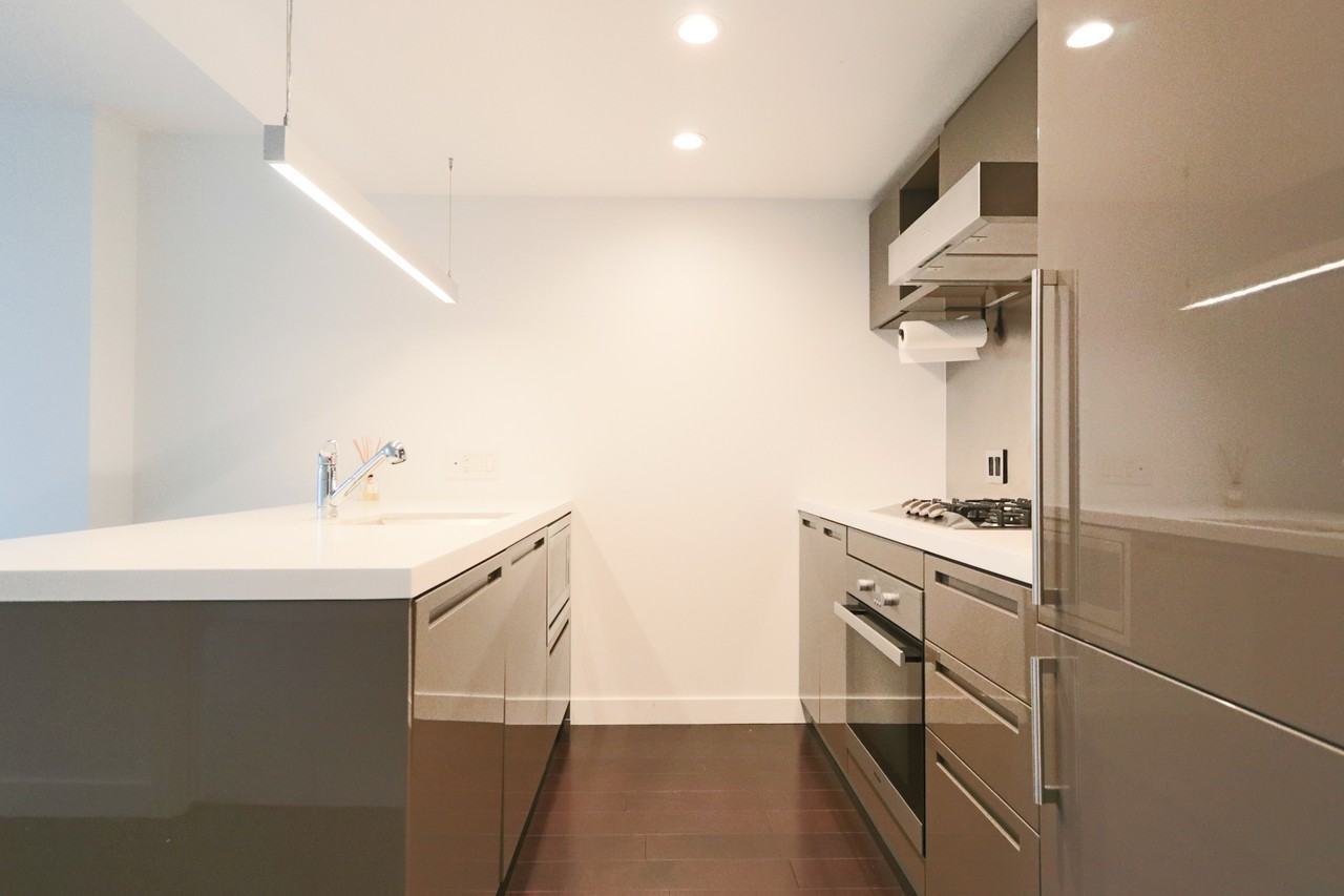 777 Richards Street - Photo 2 of 20