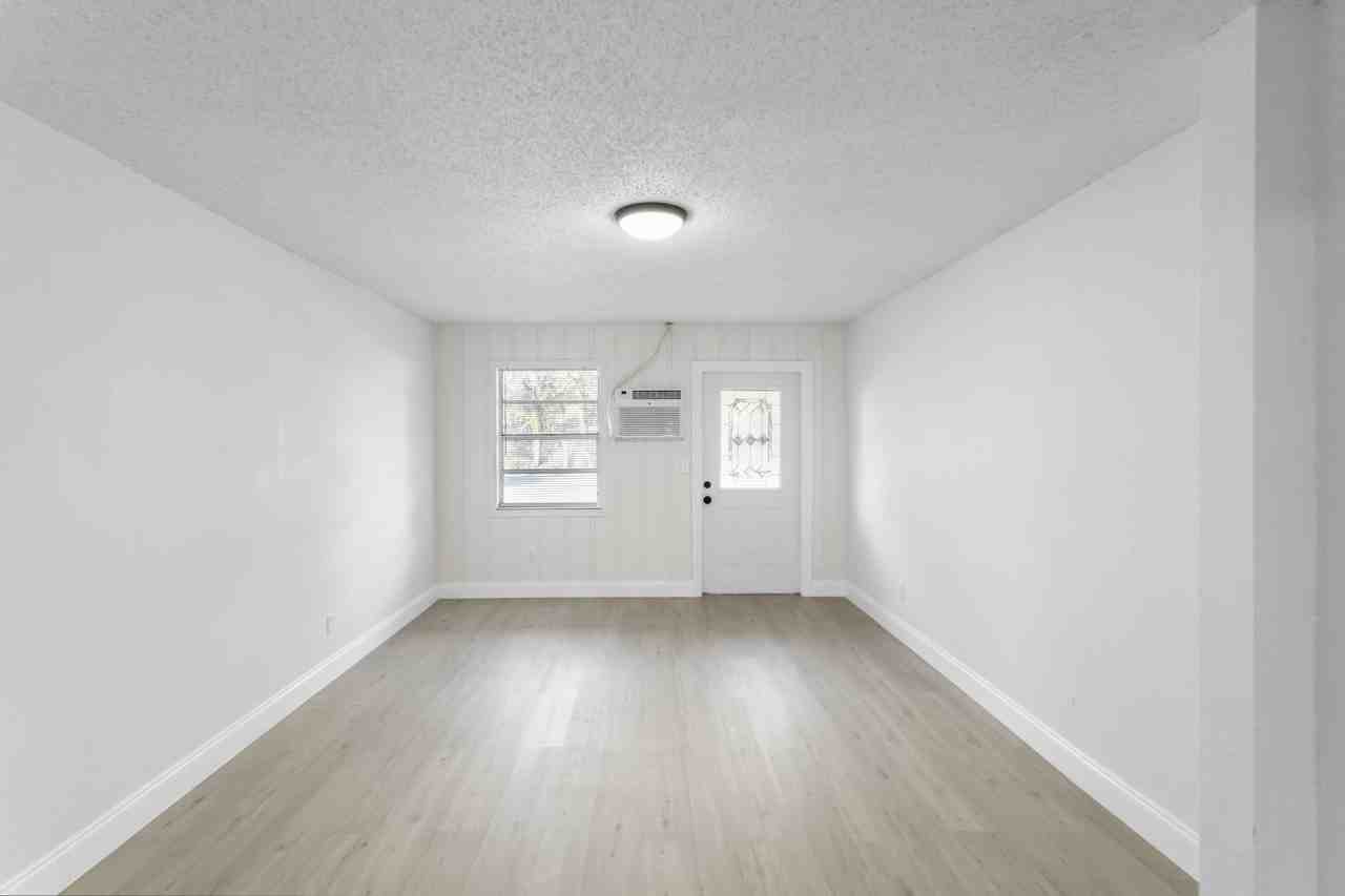 12703 North 15th Street, Tampa - Photo 4 of 25