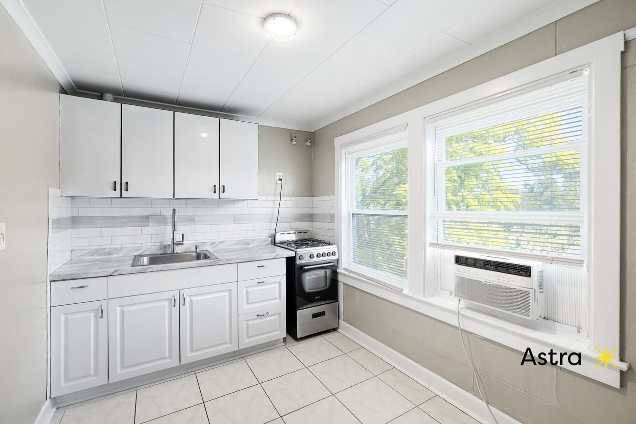 633 8th Street North, St. Petersburg - Photo 2 of 27