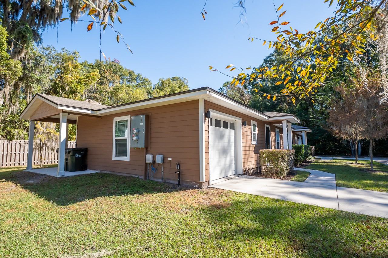 1233 Houston Street - Photo 4 of 13