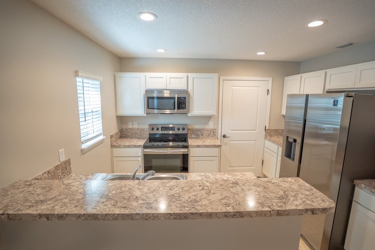 1233 Houston Street - Photo 5 of 13