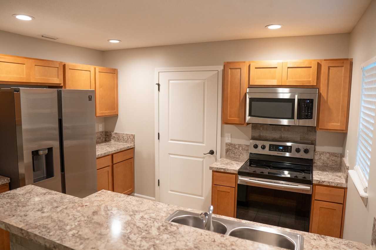 1235 Houston Street - Photo 7 of 15