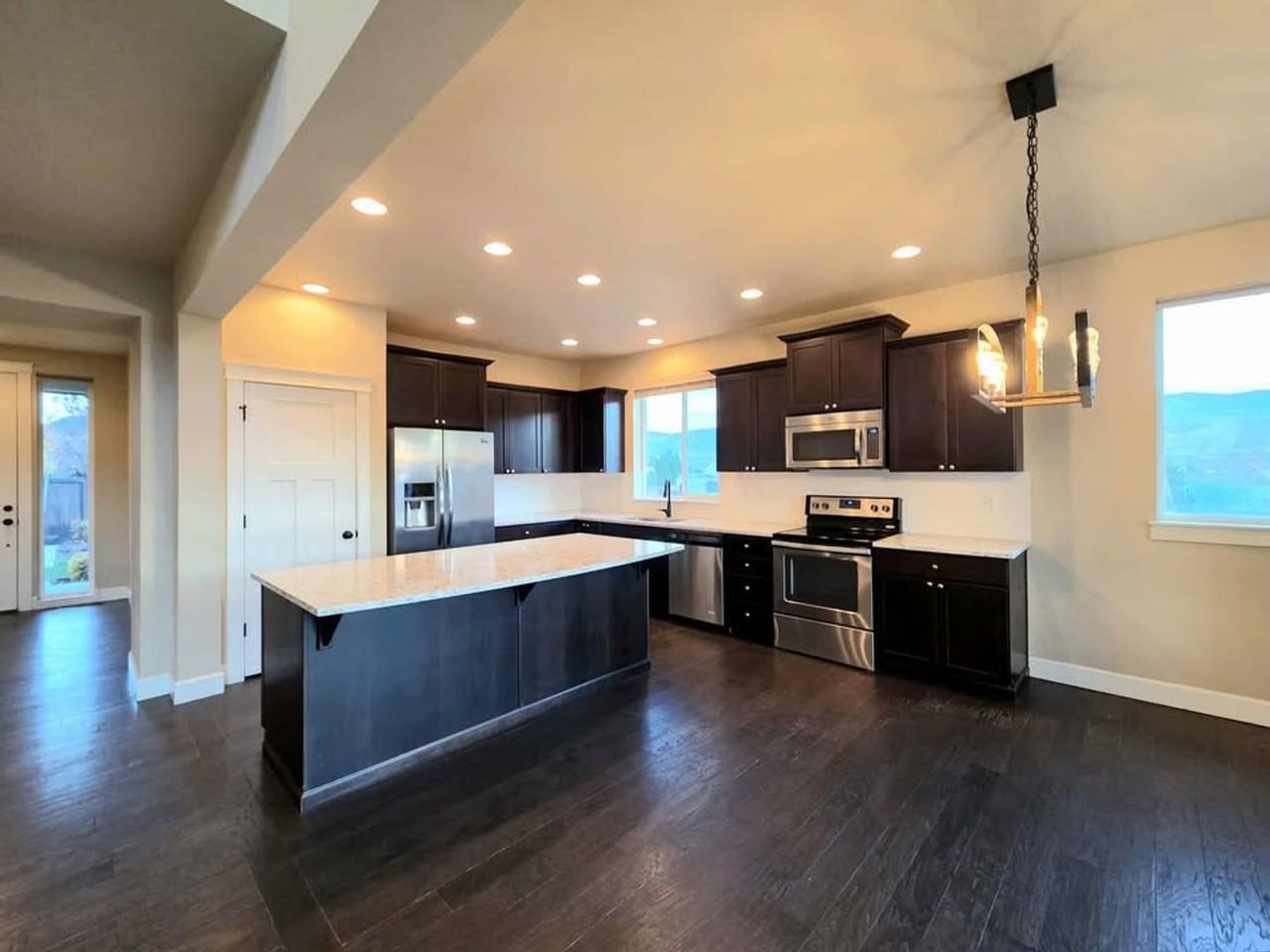 1744 S Blanchard Loop - Photo 2 of 47