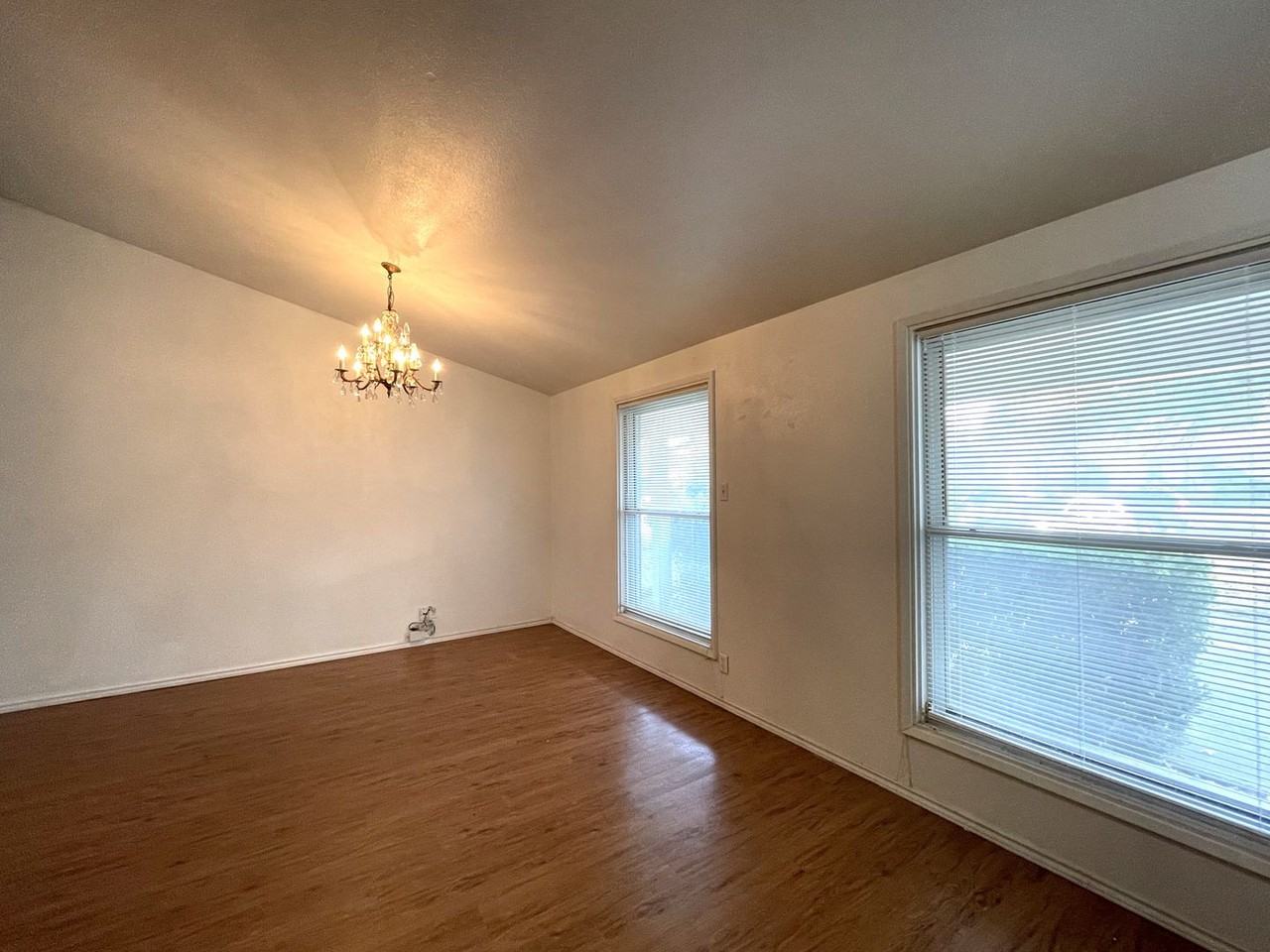 2413 Sussex Drive - Photo 3 of 13