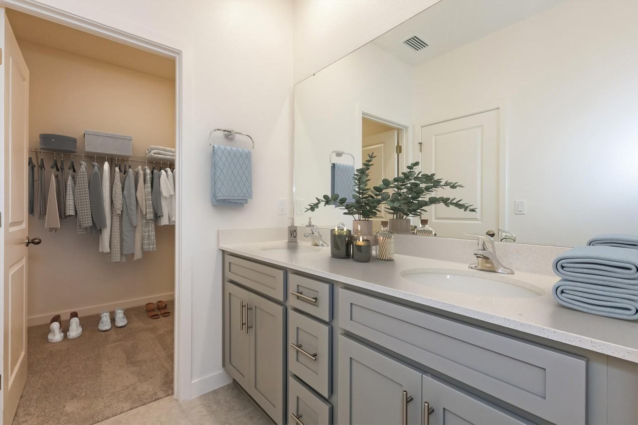 1471 Tristar Dr - Photo 4 of 42