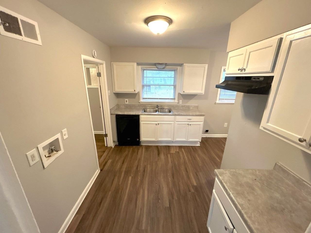 3156 Clarendon Rd - Photo 2 of 12