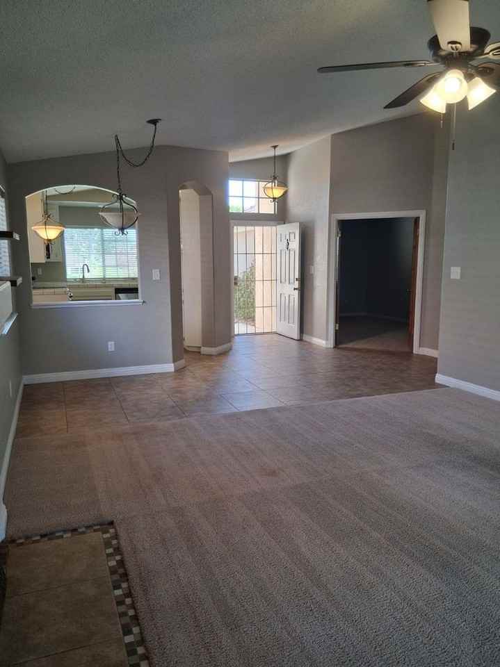 901 Sand Creek Drive - Photo 5 of 41