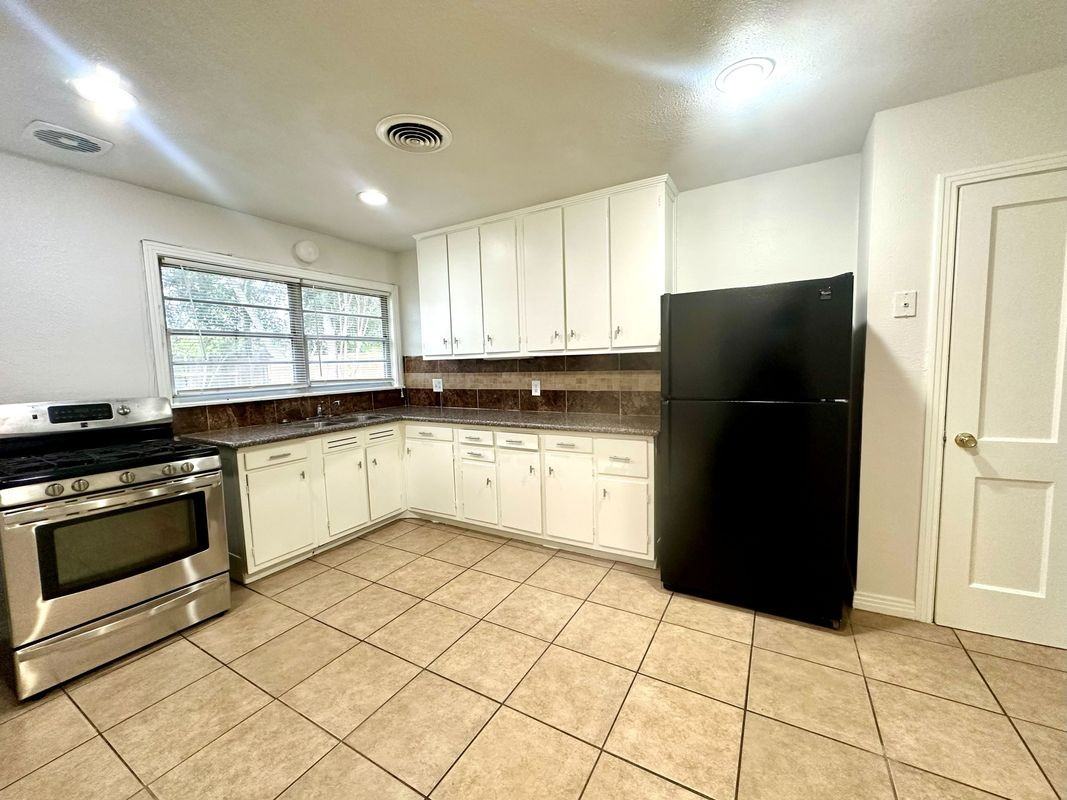 6419 Thrush Dr - Photo 2 of 5