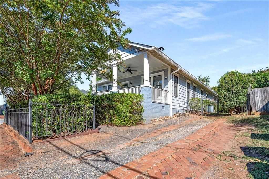 288 Augusta Avenue Southeast - Photo 3 of 32