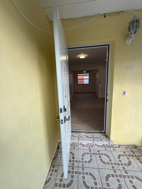 2051 Ne 167th St - Photo 2 of 11