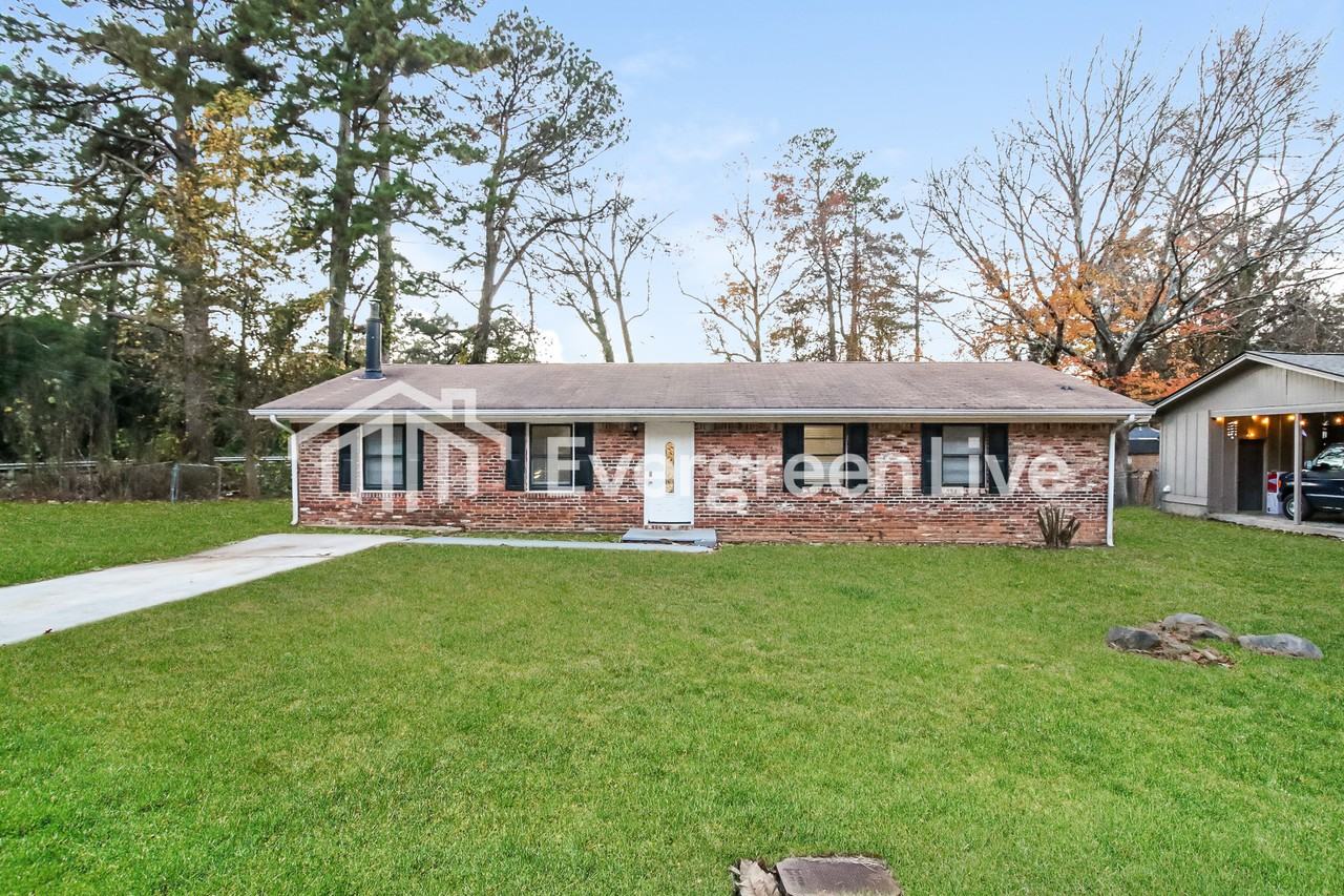 4635 Richard Rd - Photo 2 of 16