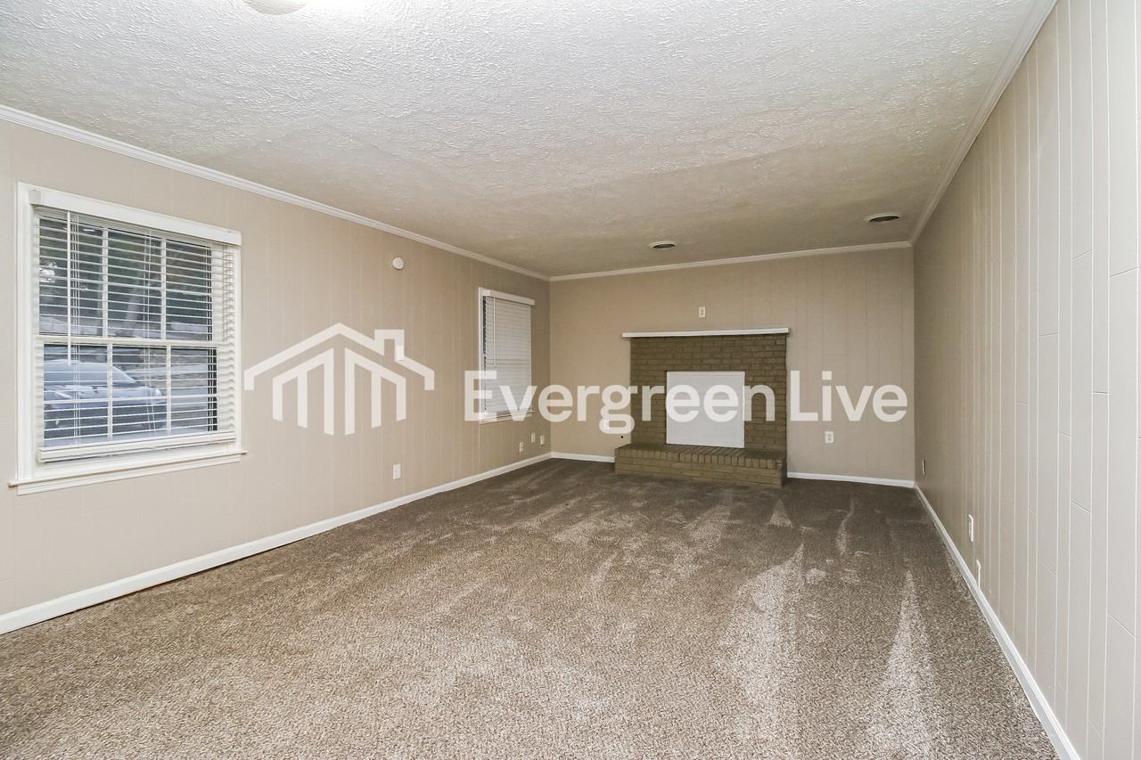 4635 Richard Rd - Photo 3 of 16