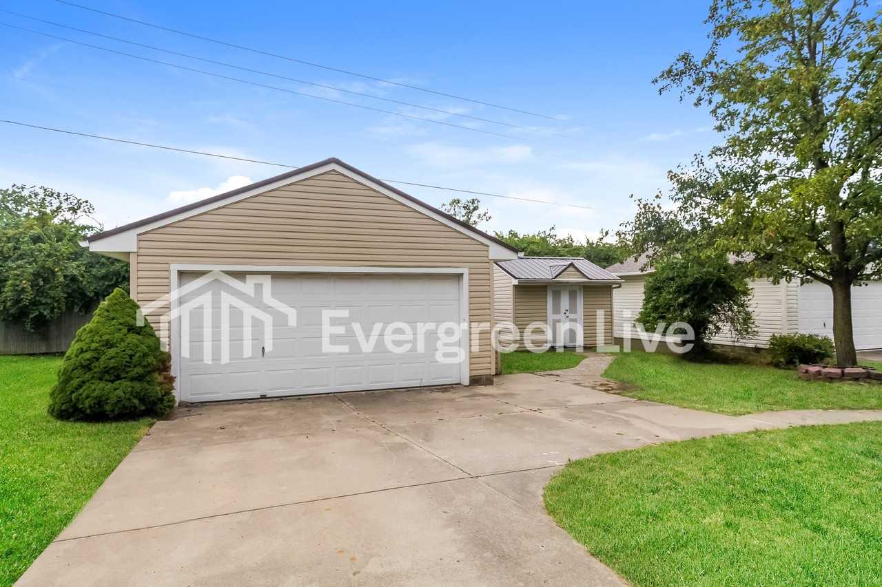 1228 Sunset Dr - Photo 4 of 16