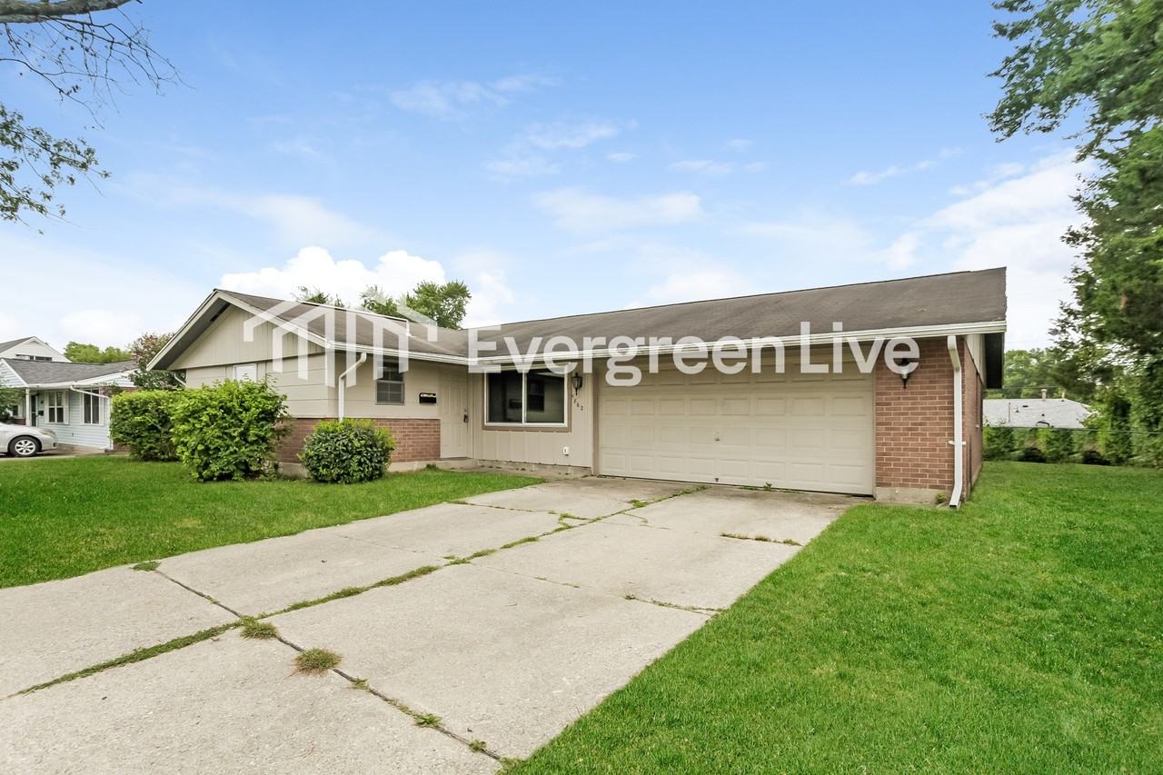 5862 Brandt Pike - Photo 2 of 15