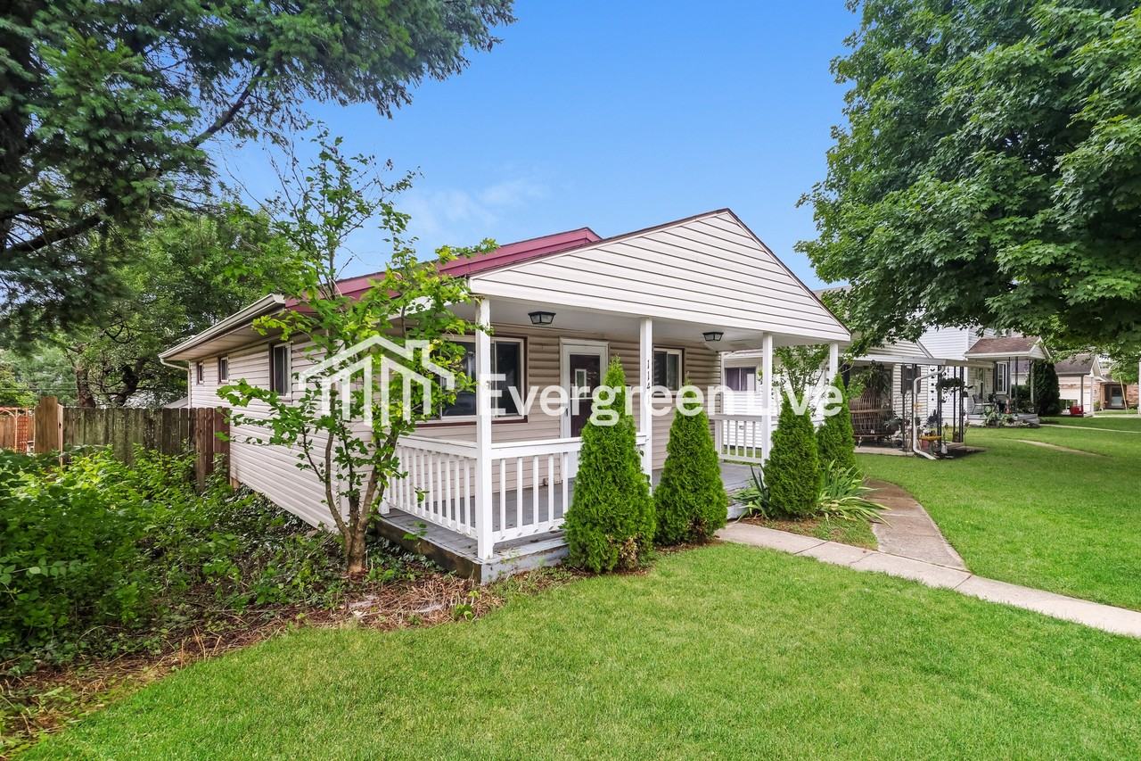 1141 Devon Ave - Photo 3 of 16