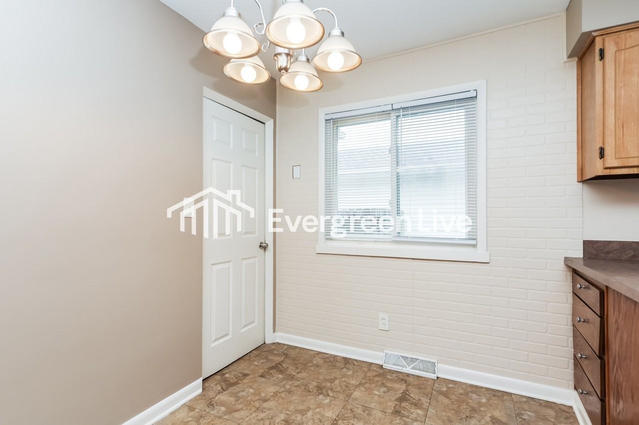 1141 Devon Ave - Photo 6 of 16