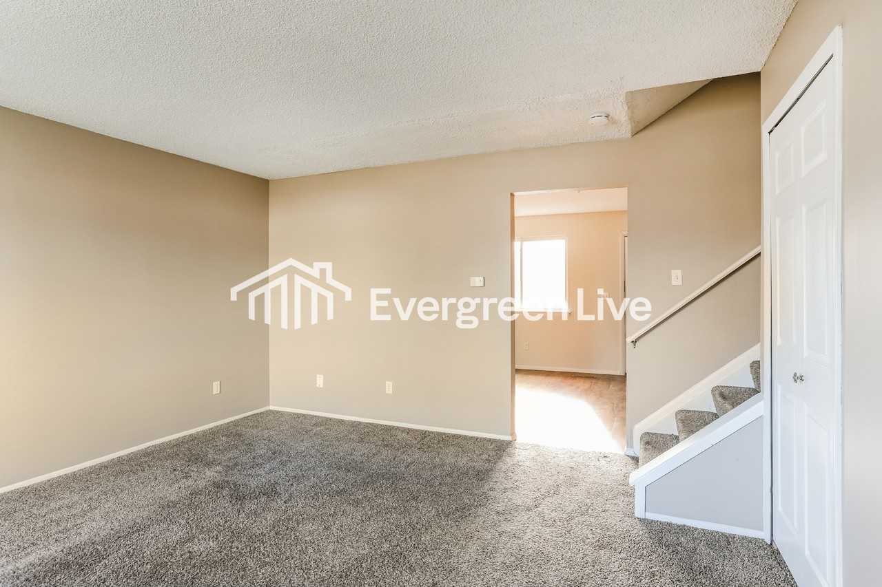 5427 Carbondale Dr - Photo 4 of 16