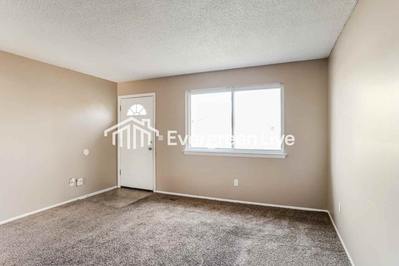 5427 Carbondale Dr - Photo 5 of 16