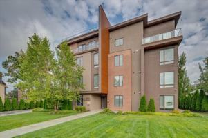 featured image of 422 East Boston Post Road