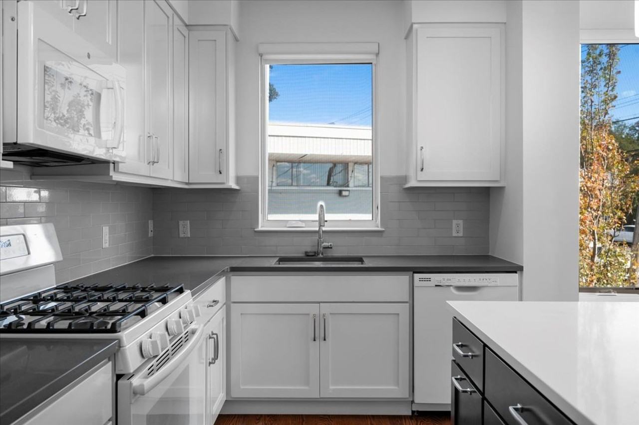 Marina Court - Photo 6 of 39