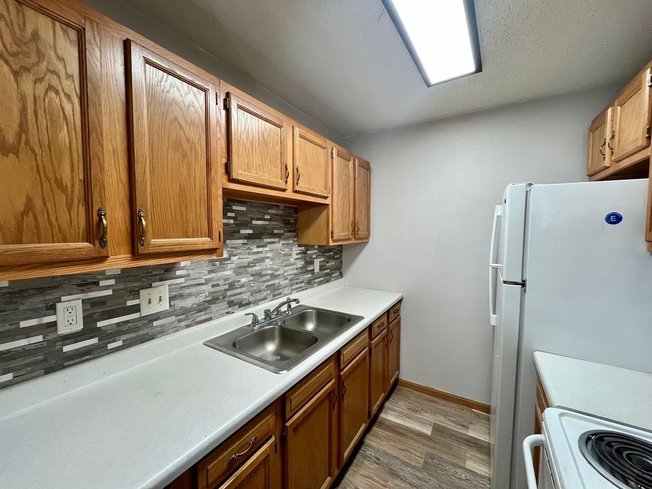 401 - 405 N Glendale Ave - Photo 2 of 17