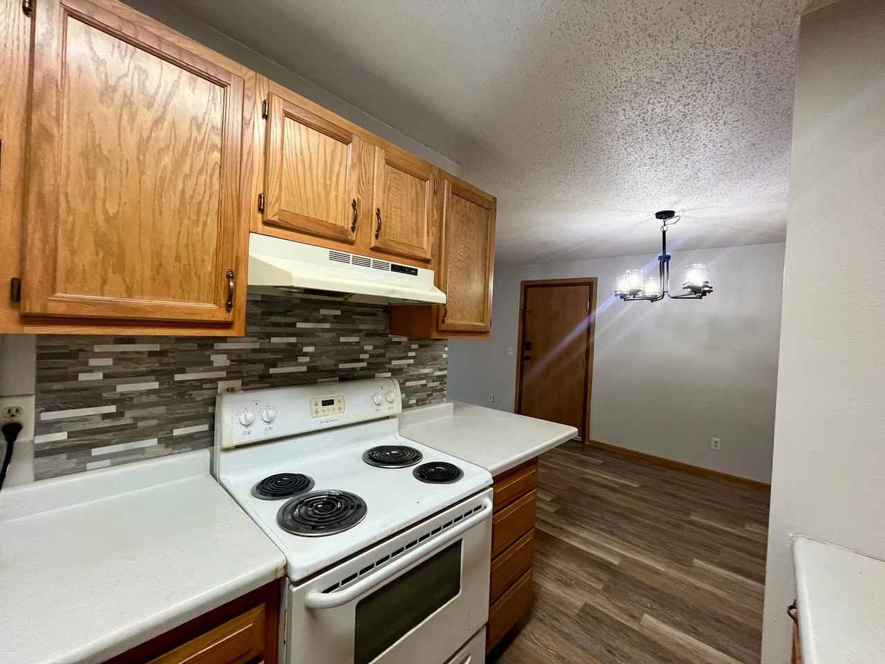 401 - 405 N Glendale Ave - Photo 3 of 17