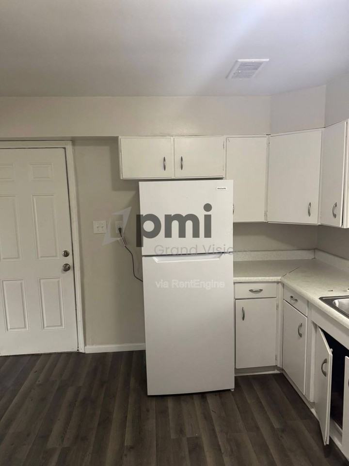 309 E Garfield Ave - Photo 2 of 10