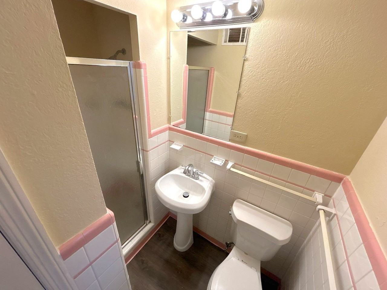 3058 Robbiedon St - Photo 7 of 12