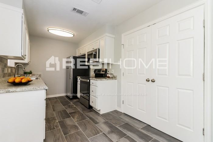 5620 Cando Dr - Photo 2 of 17