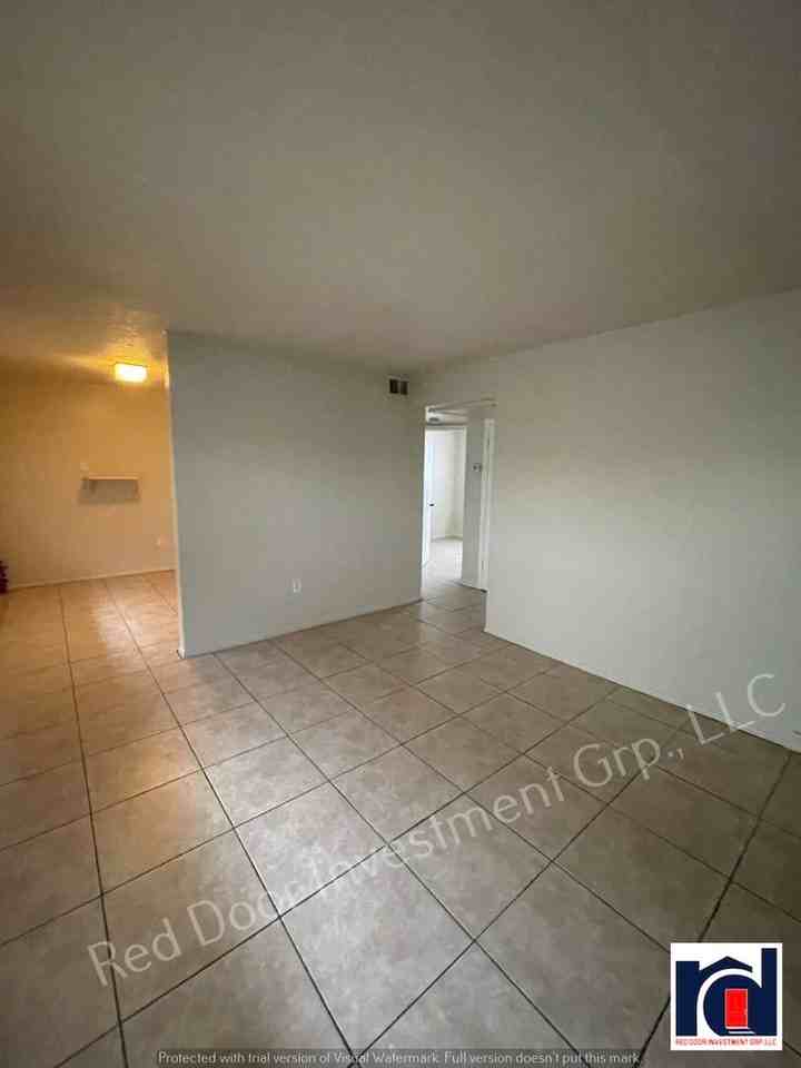 800 N Hastings St - Photo 4 of 18