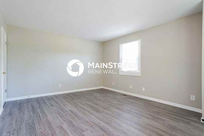 1022 Bacon St - Photo 4 of 17