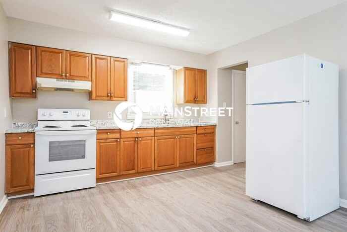 1022 Bacon St - Photo 6 of 17