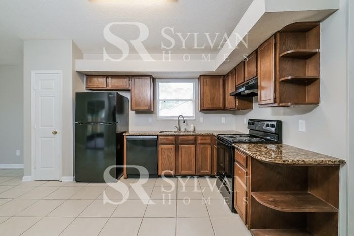 12366 Clear Lagoon Trl - Photo 5 of 16