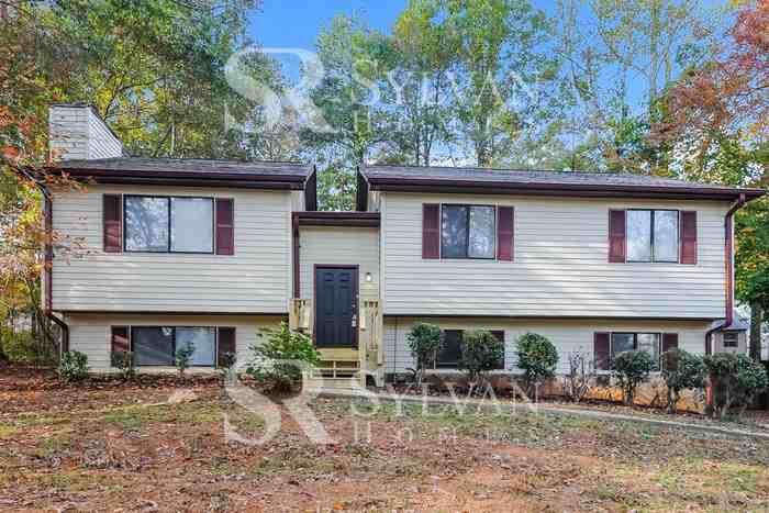 4391 Sandy Plains Rd - Photo 3 of 17