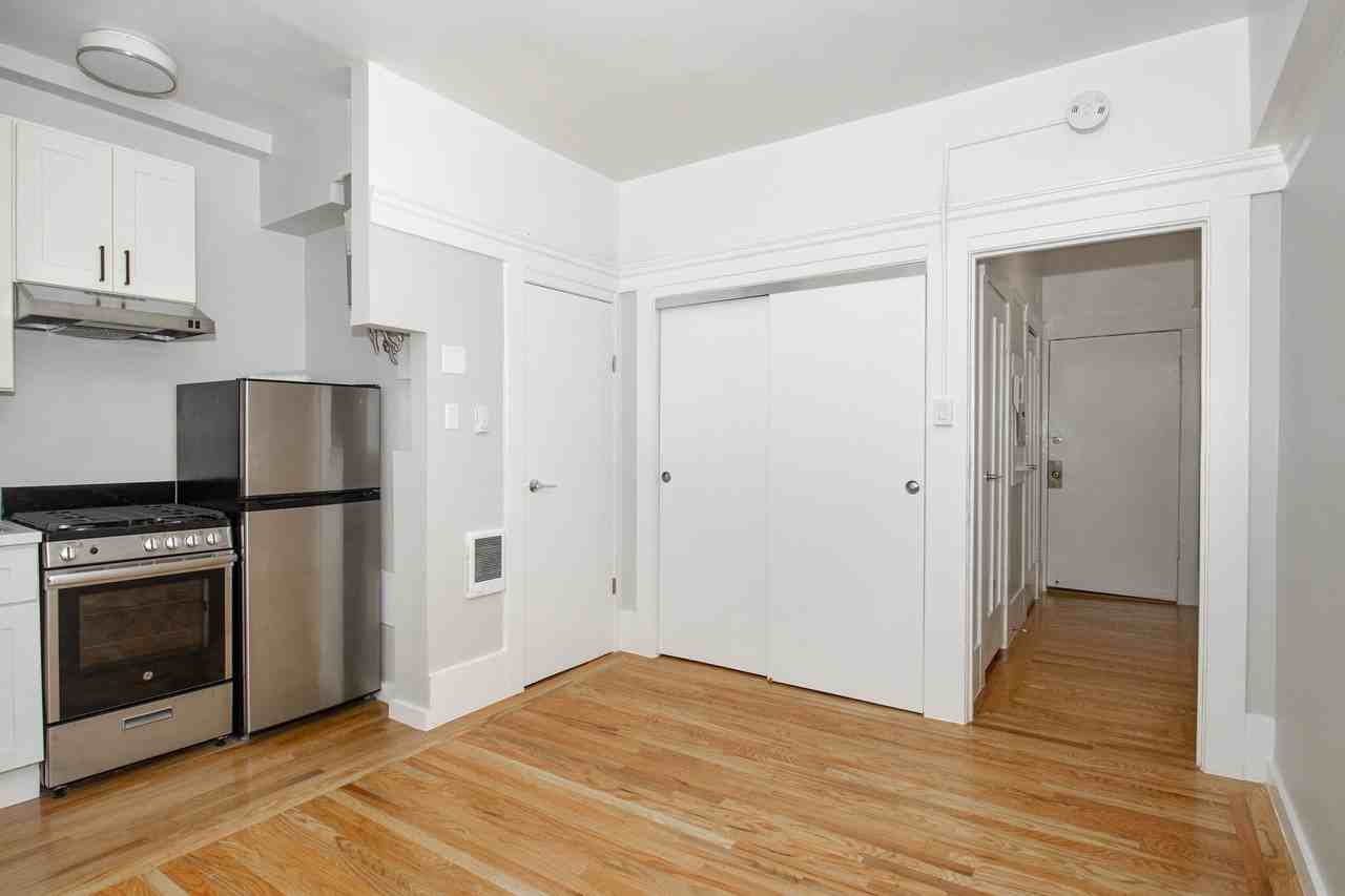 1025 Post - Photo 5 of 24