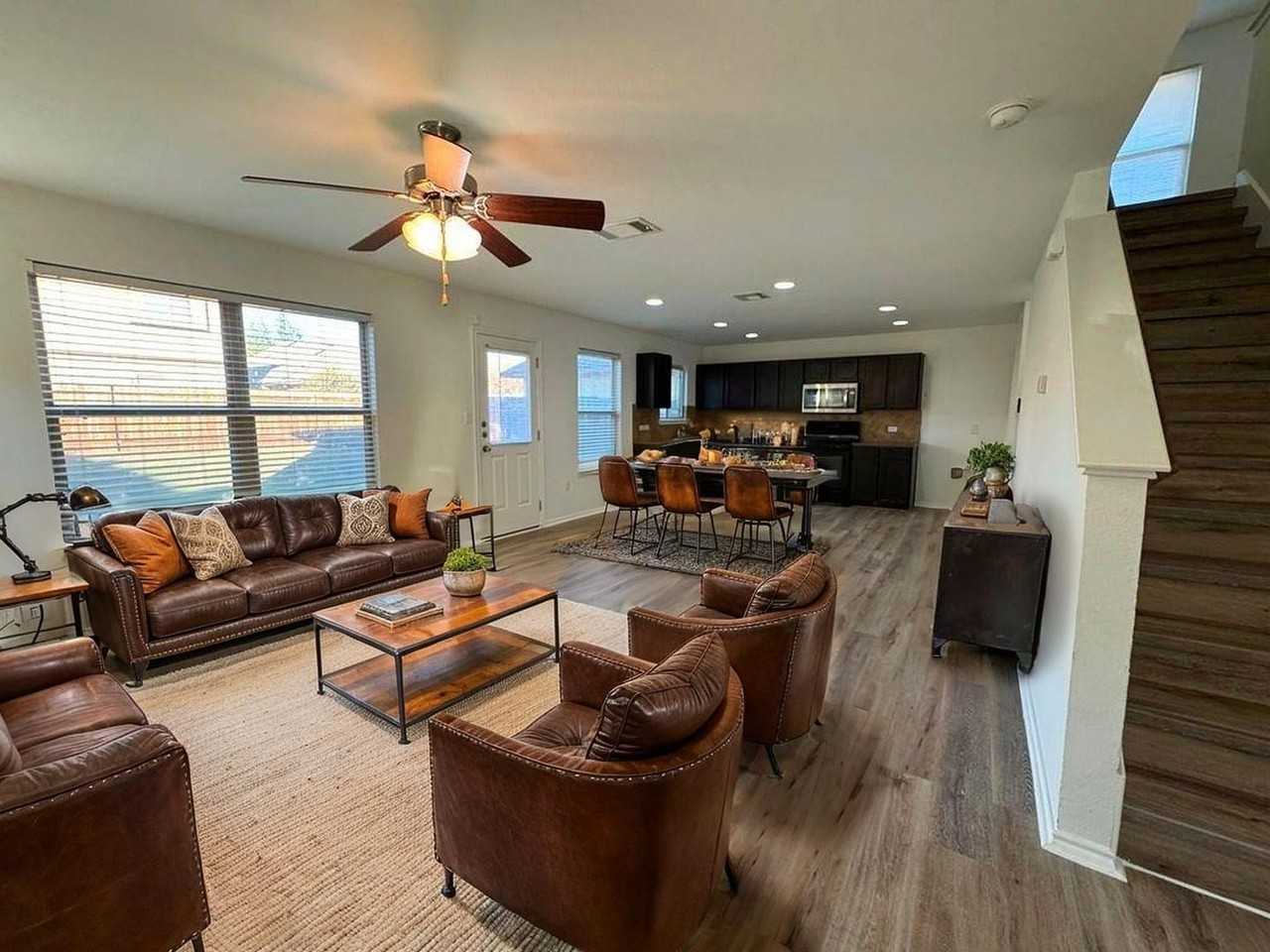 15206 Walcott Dr - Photo 3 of 45