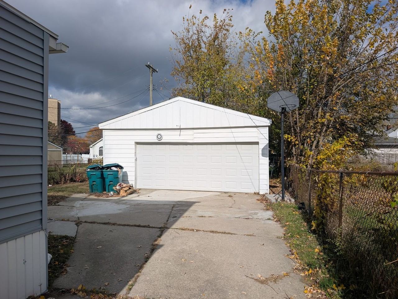 29024 Dawson Avenue - Photo 2 of 13