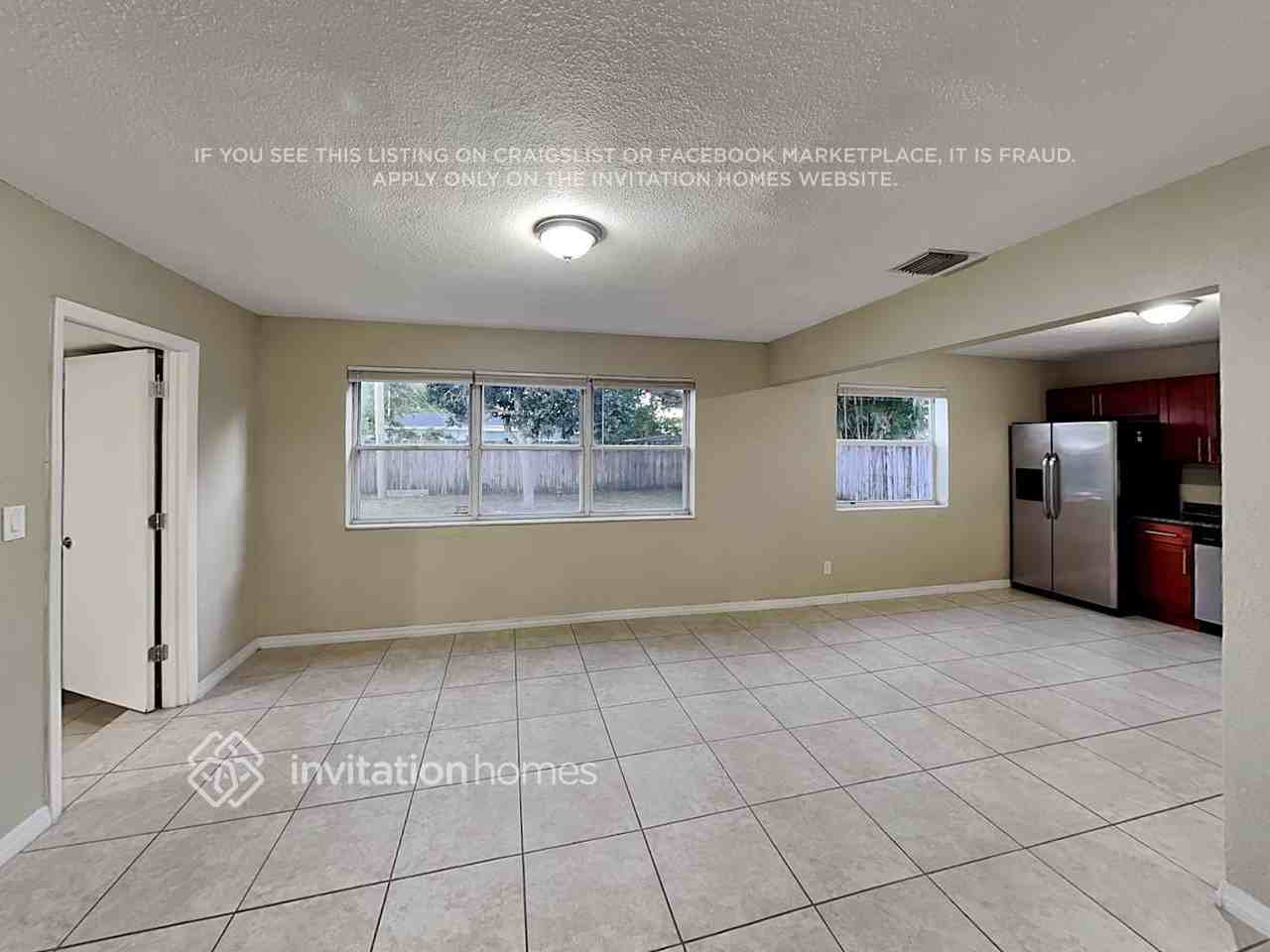 7560 Pierce Street - Photo 5 of 19