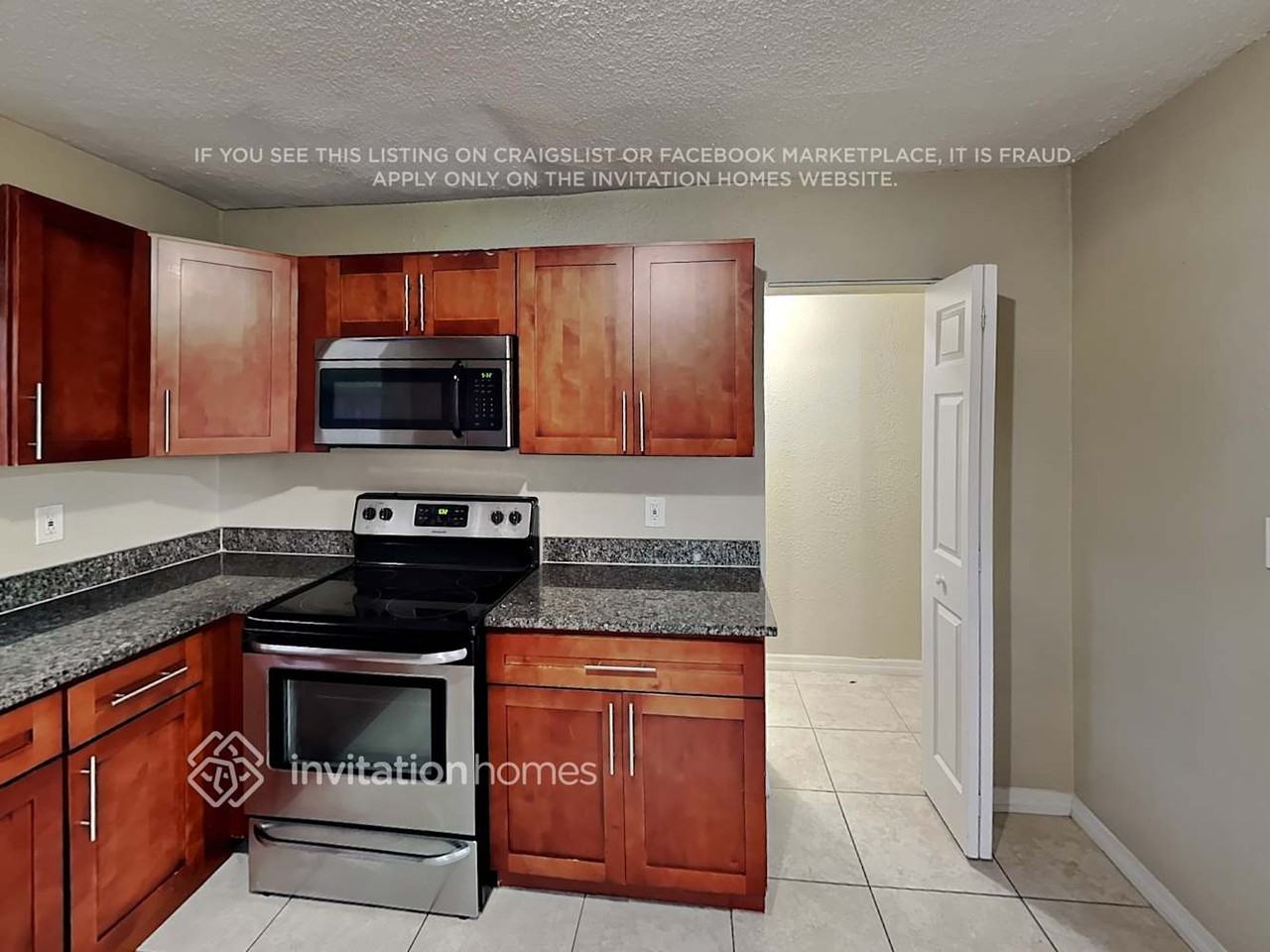 7560 Pierce Street - Photo 7 of 19