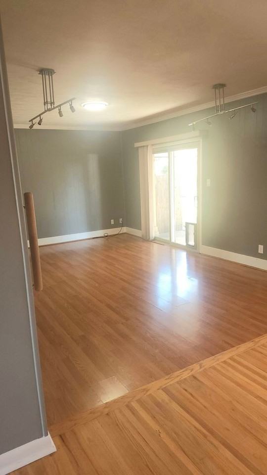 6068 Vivian Court - Photo 5 of 24