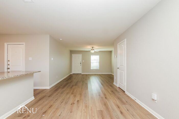300 Sunnymeade Ln - Photo 6 of 17