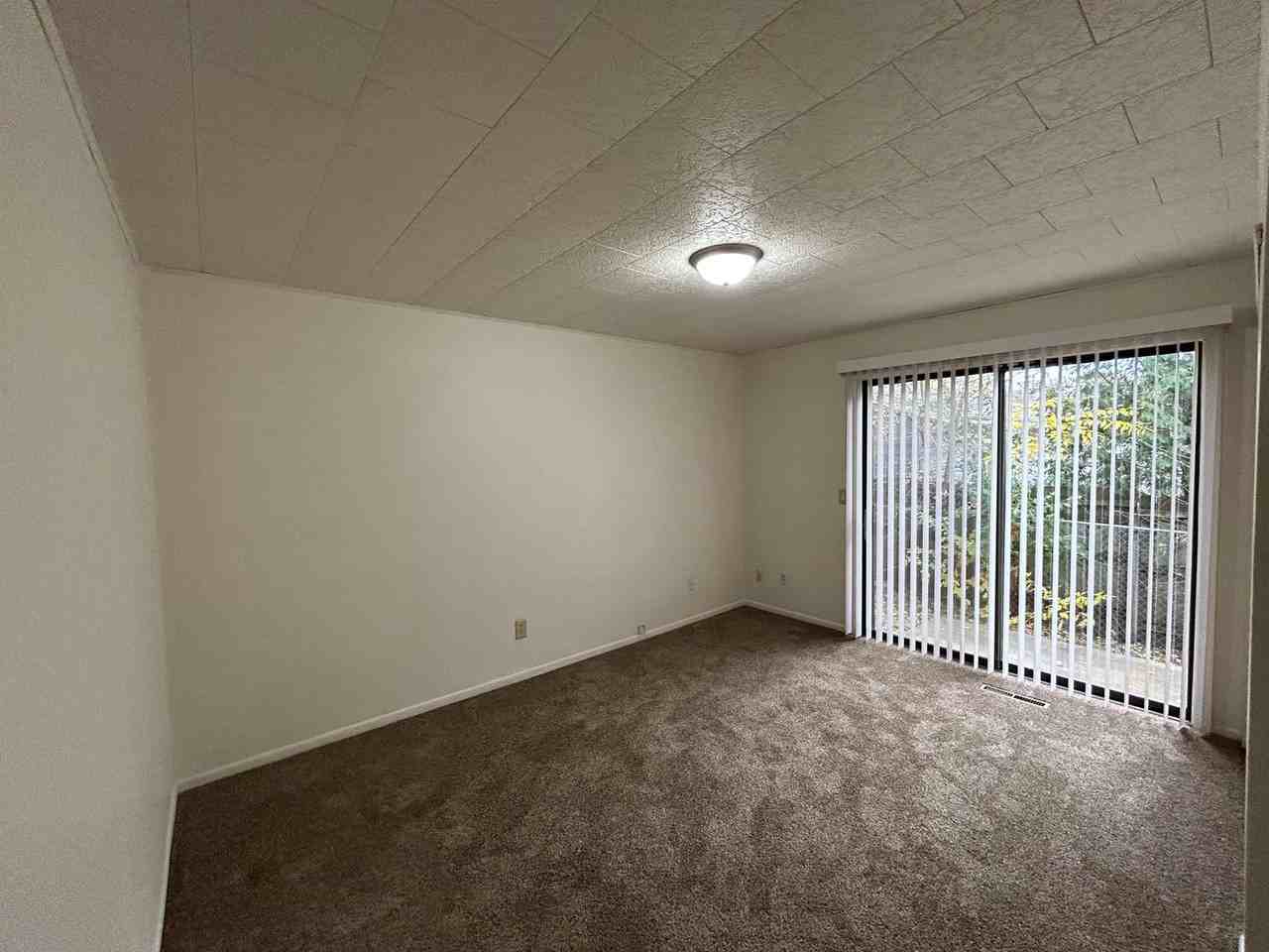 Beloit Robinson Apartments LLC - Photo 5 of 17