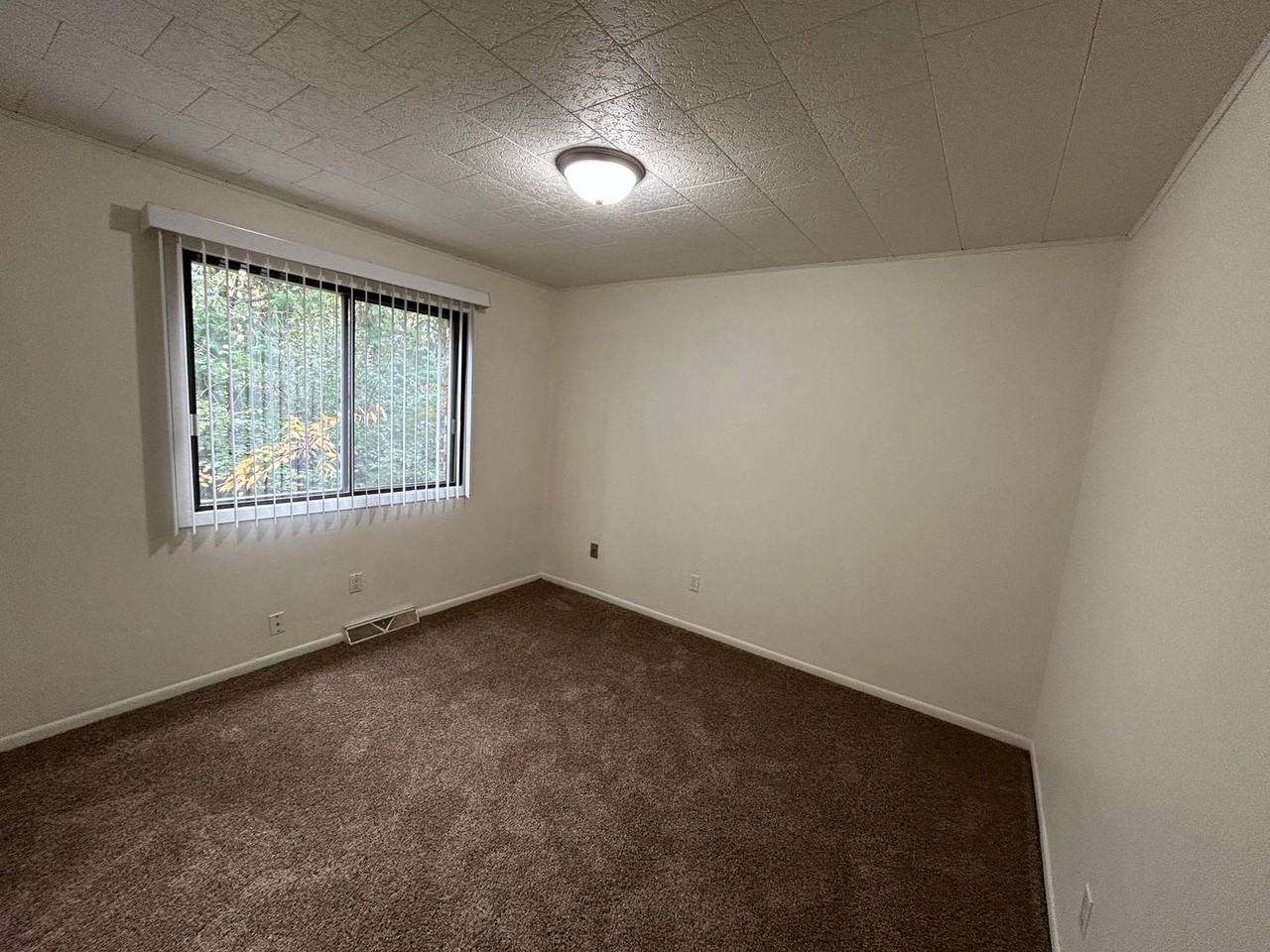 Beloit Robinson Apartments LLC - Photo 7 of 17