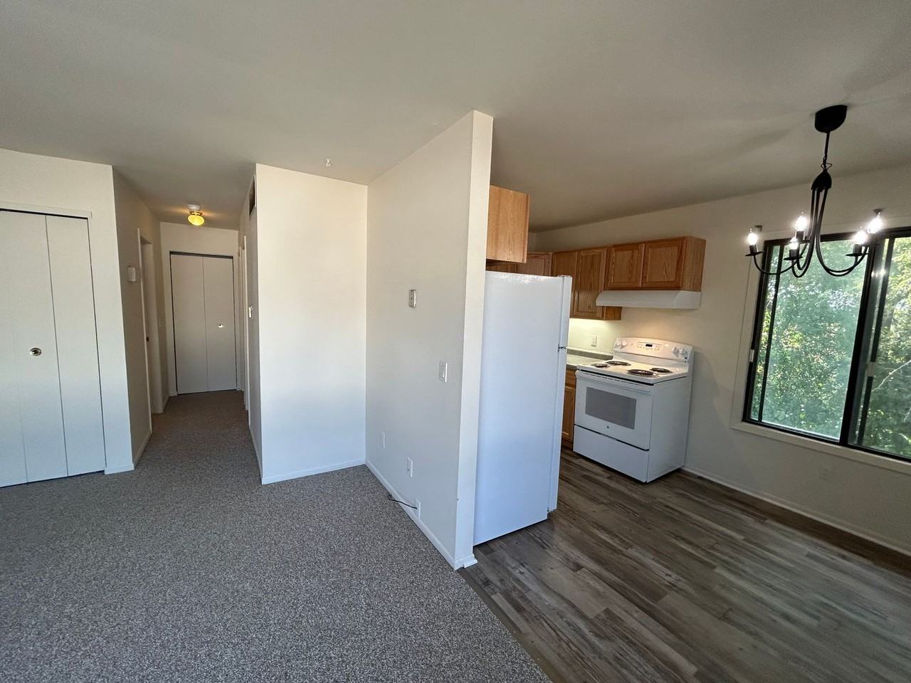 Beloit Robinson Apartments LLC - Photo 3 of 21