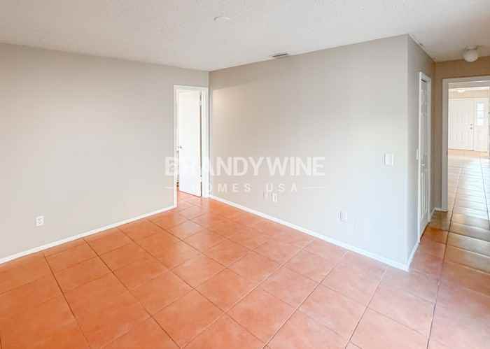 7821 Farnsworth Ct - Photo 6 of 22