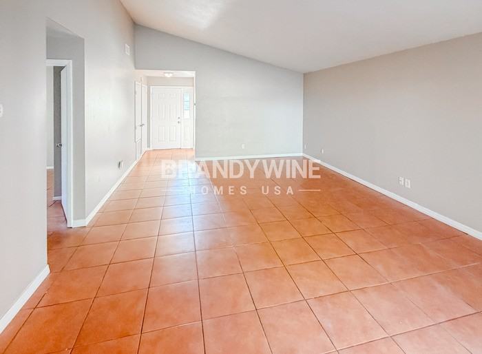 7821 Farnsworth Ct - Photo 7 of 22