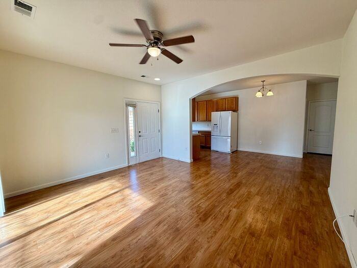 4675 Hahns Peak Dr #101 - Photo 6 of 31